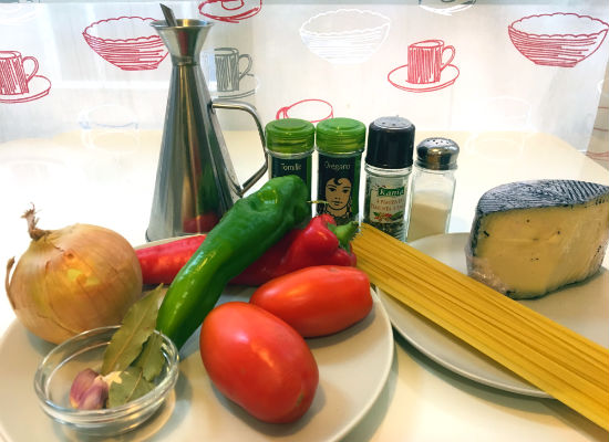Ingredientes de la receta de pasta italiana a lo pobre